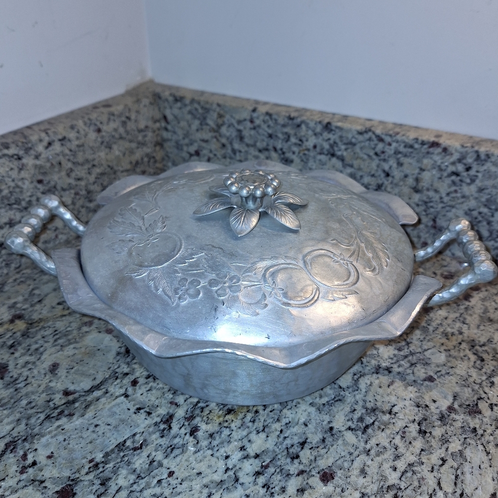 VtG Everlast Hand Forged Dish~Aluminum Bowl~Floral Casserole Holder W/Lid~Meral